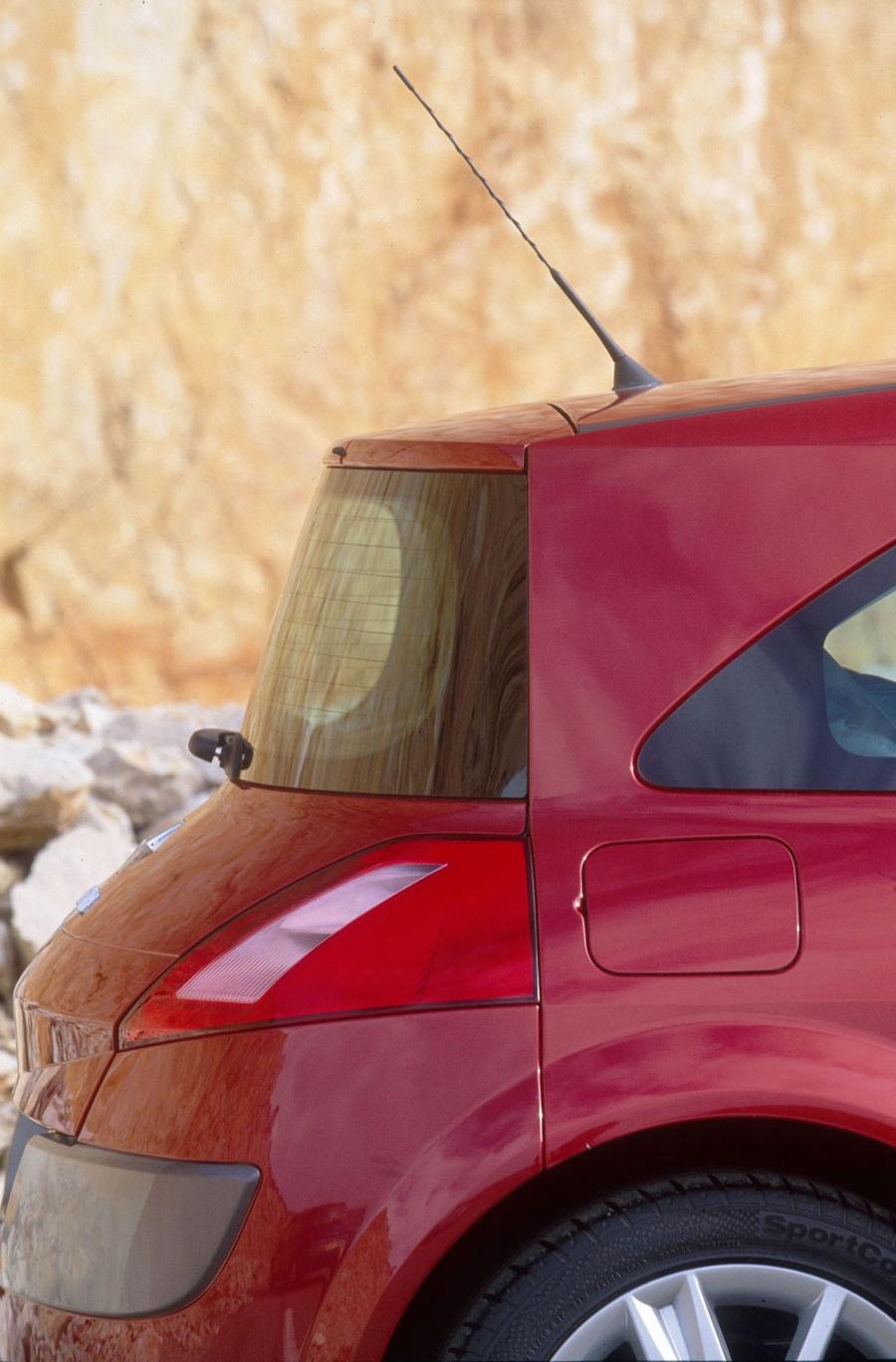  Renault Megane 2001 года  (фото 21 из 35)